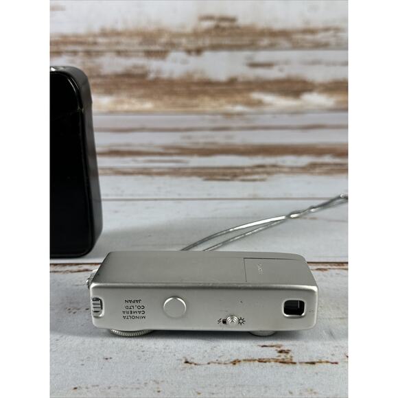 Vintage Minolta-16 MG 16mm Subminiature Camera with Leather Case Made in Japan - Picture 4 of 5